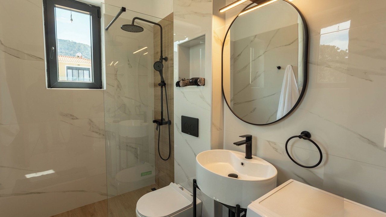 Photo of Bathroom in Neapoli