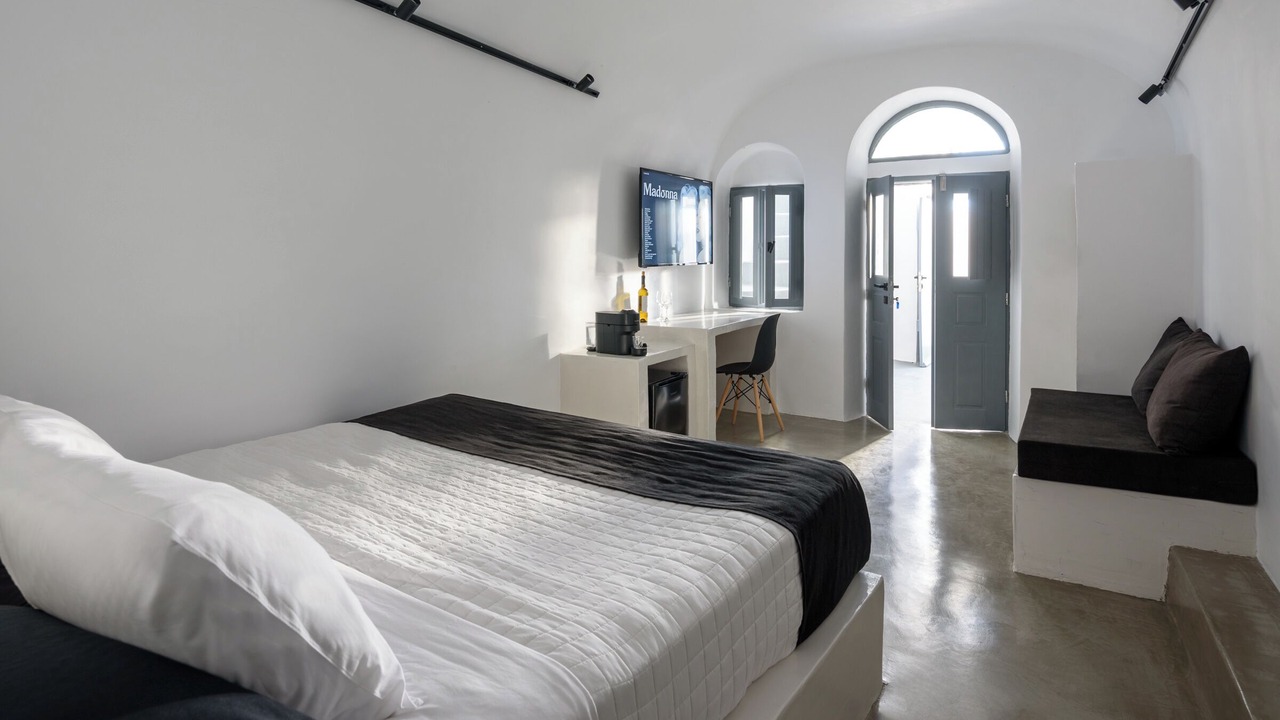 Photo of Bedroom in Santorini
