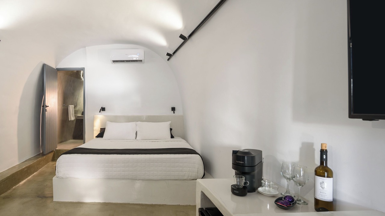 Photo of Bedroom in Santorini