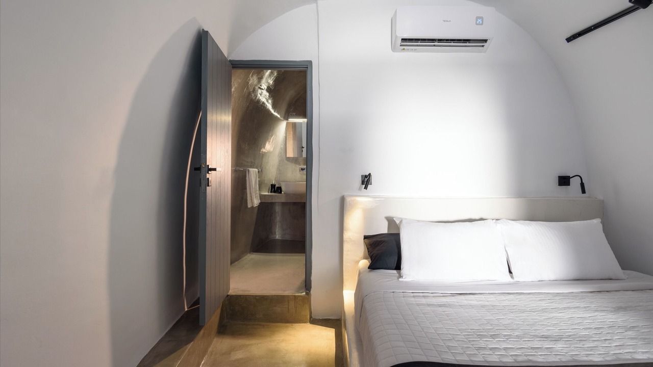 Photo of Bedroom in Santorini