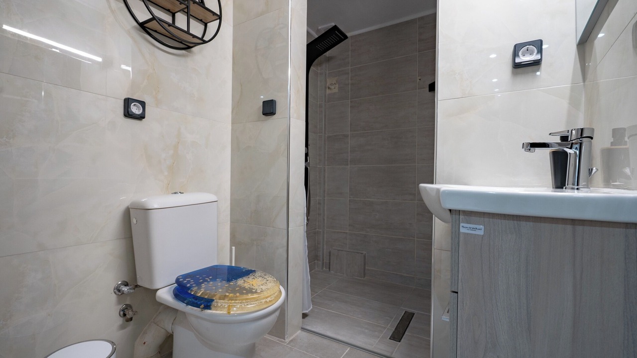 Photo of Bathroom in Petroupoli