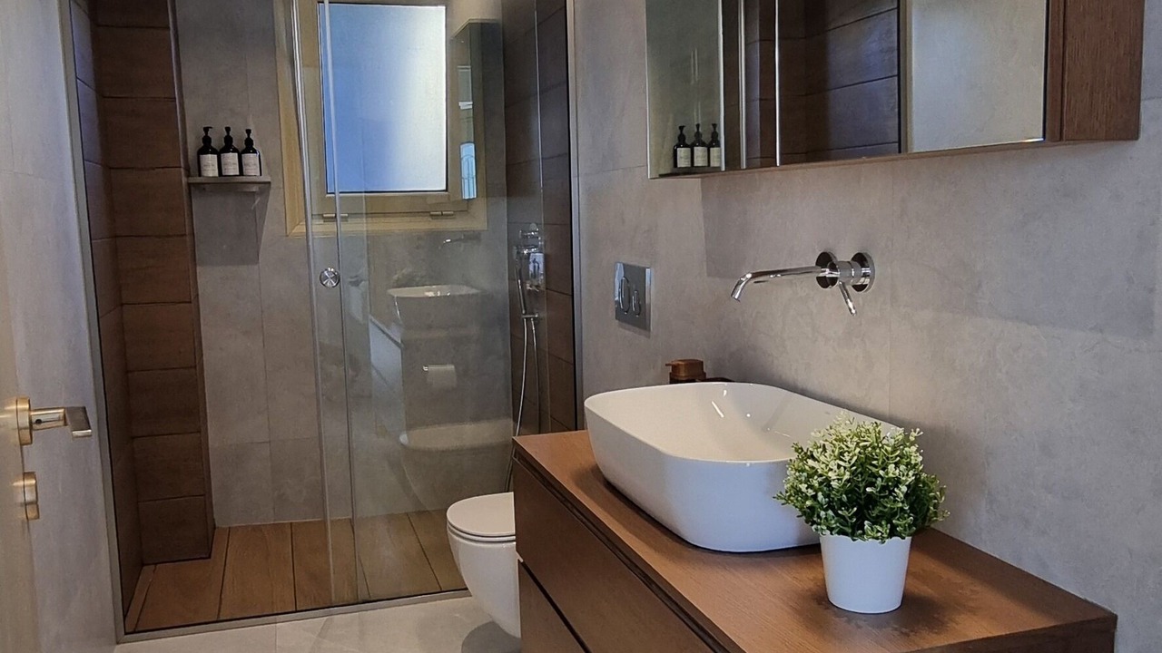 Photo of Bathroom in Nea Alikarnassos