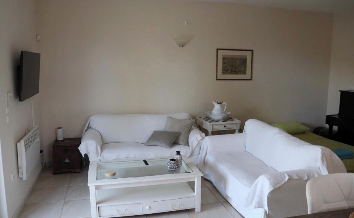 Photo of Livingroom in Markopoulon