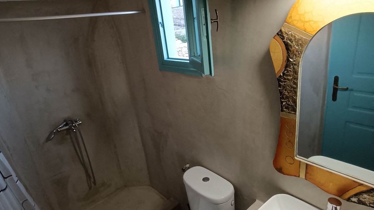 Photo of Bathroom in Chora Folegandros