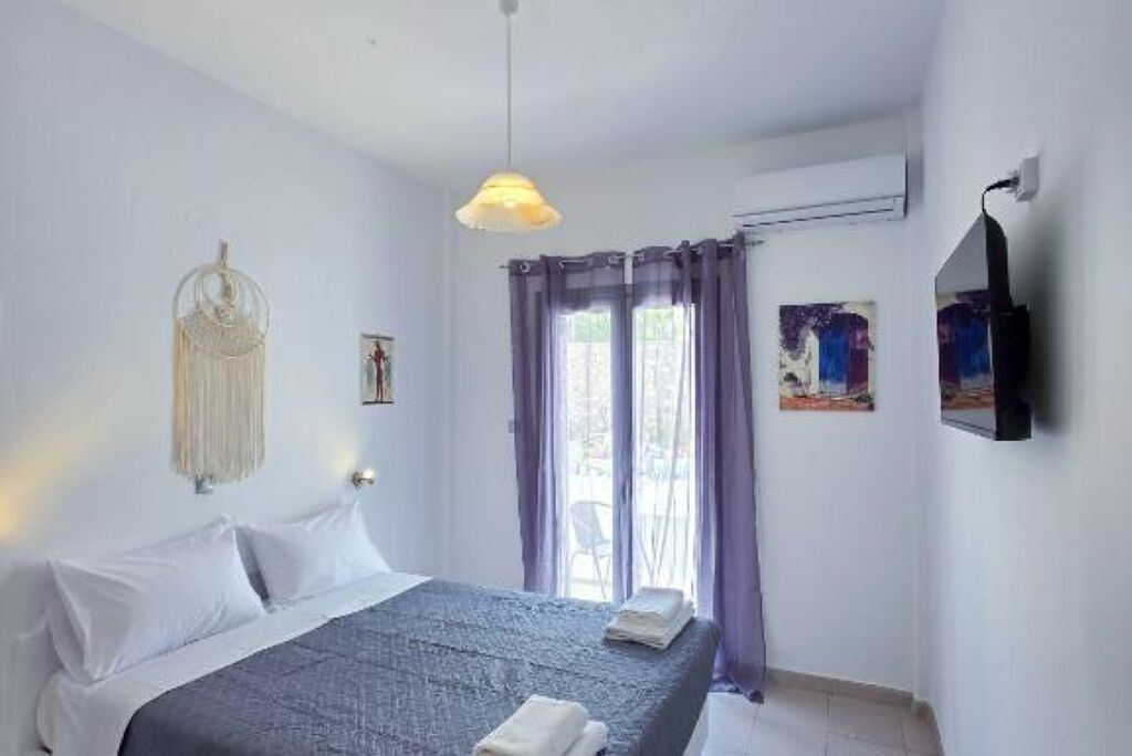Photo of Bedroom in Messaria
