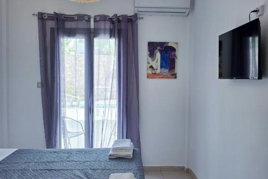Photo of Bedroom in Messaria