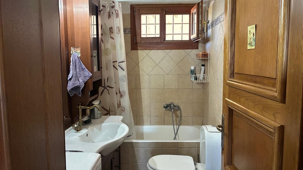 Photo of Bathroom in Kitries