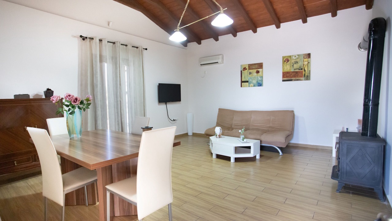 Photo of Livingroom in Omales