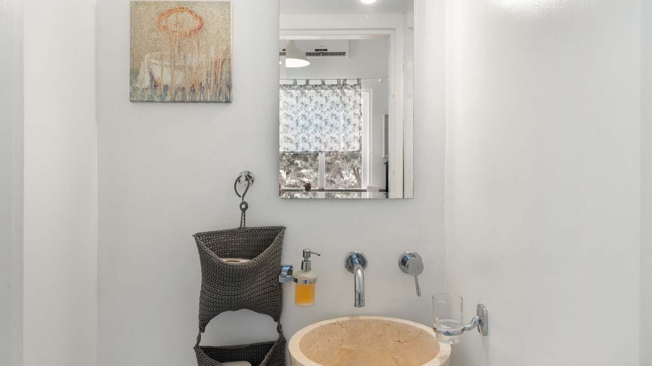 Photo of Bathroom in Psathi