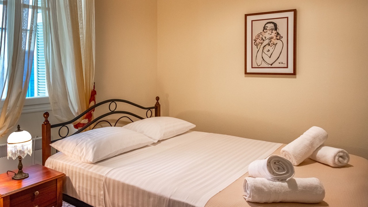 Photo of Bedroom in Paleopolis