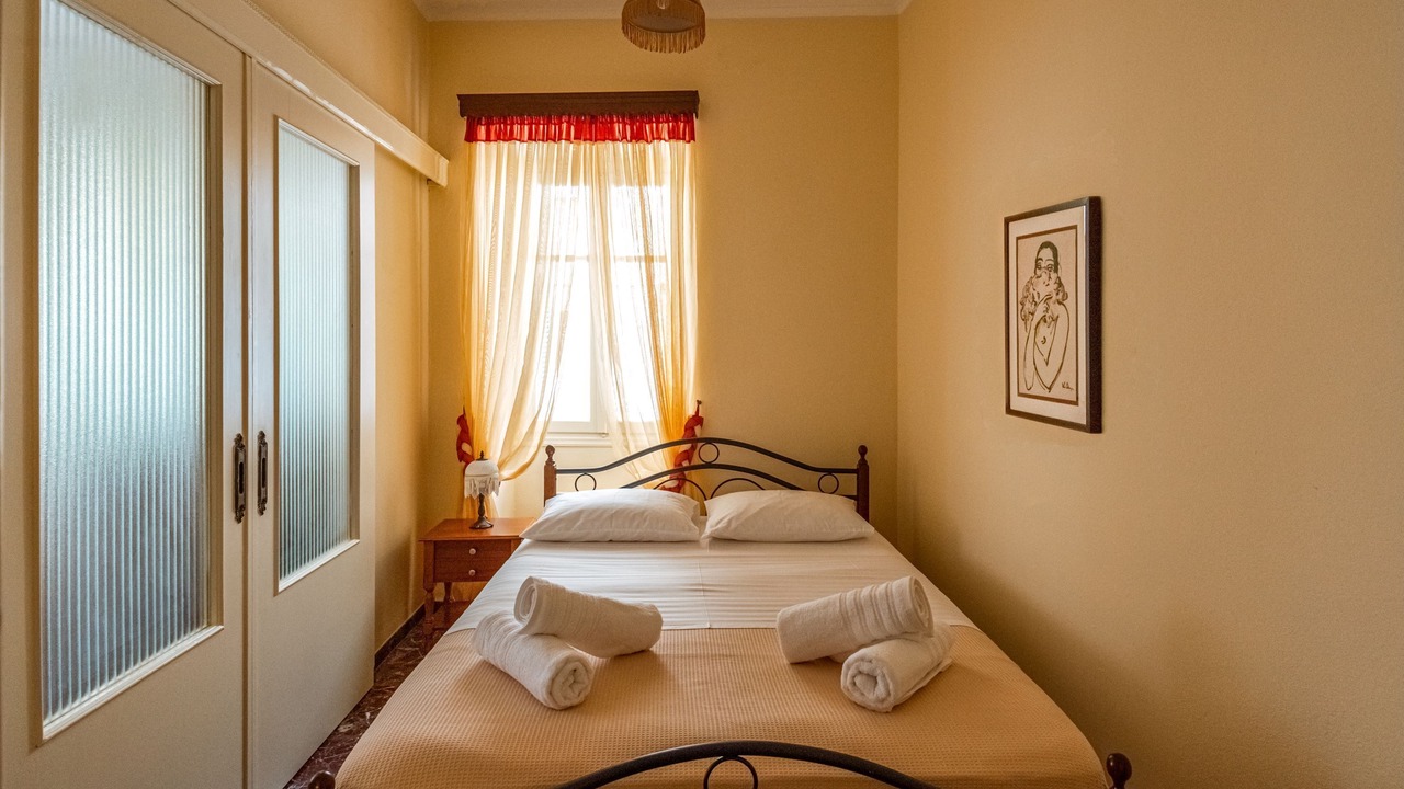 Photo of Bedroom in Paleopolis