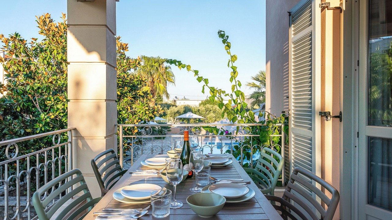 Photo of Outdoor in Longos