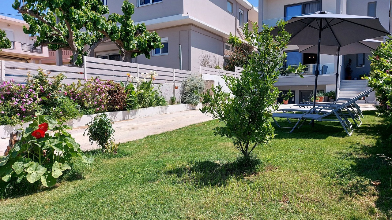 Photo of Patio Balcony in Platanes