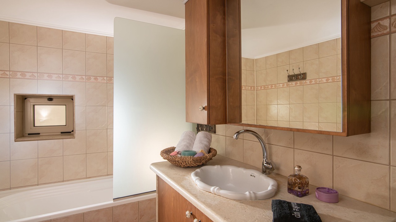 Photo of Bathroom in Minoa Pediada