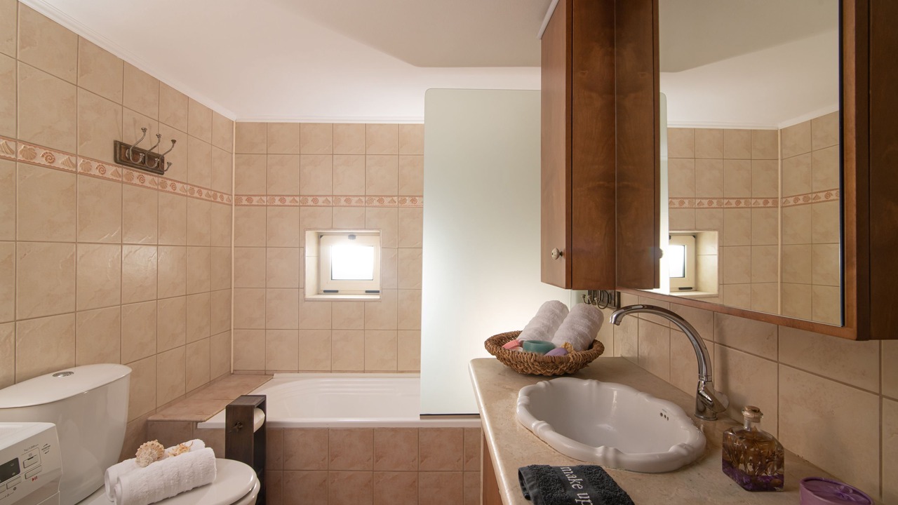 Photo of Bathroom in Minoa Pediada