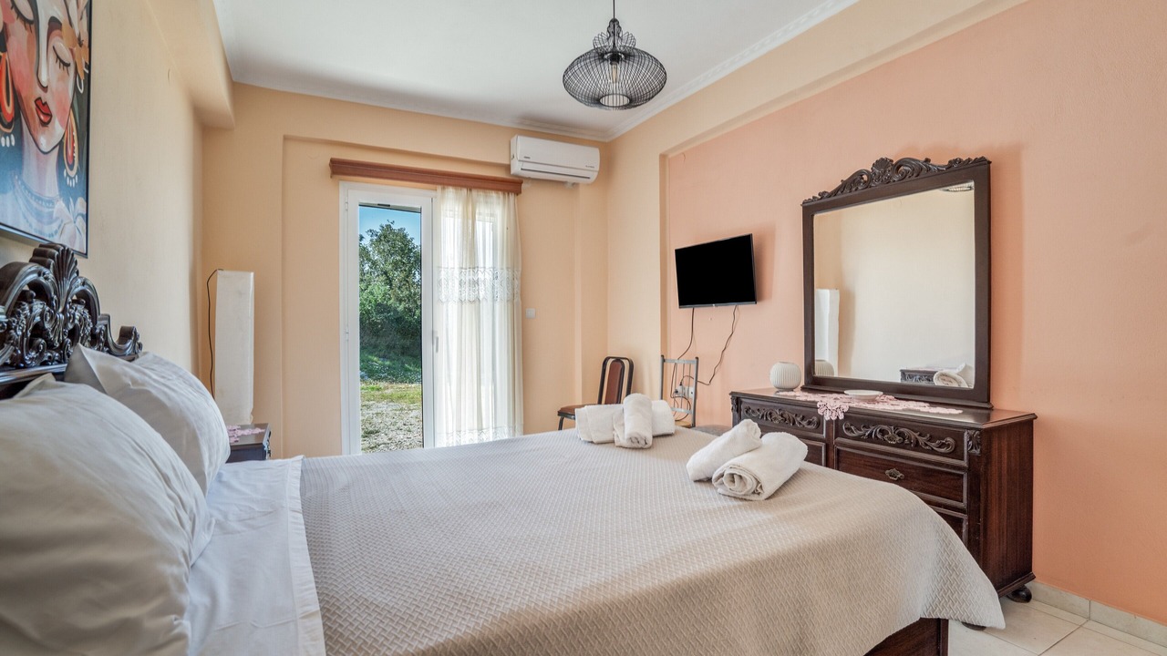 Photo of Bedroom in Evgiros