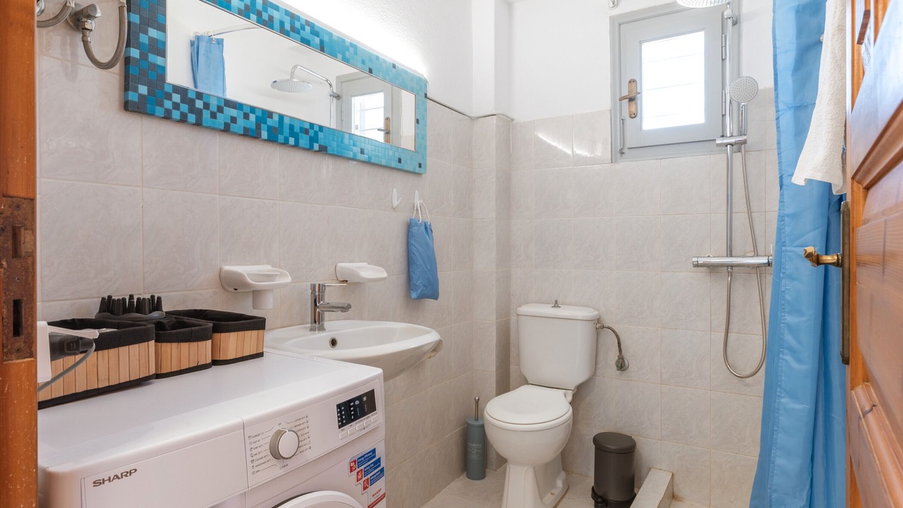 Photo of Bathroom in Plintri