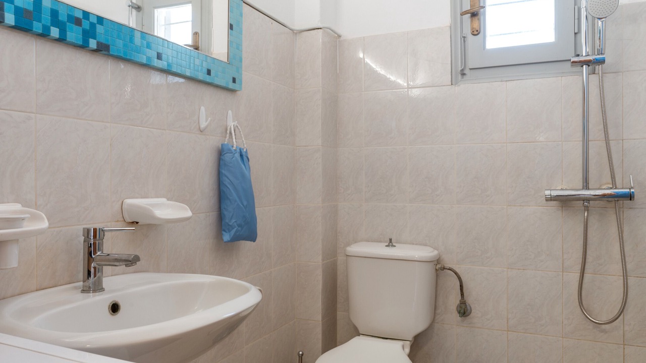 Photo of Bathroom in Plintri