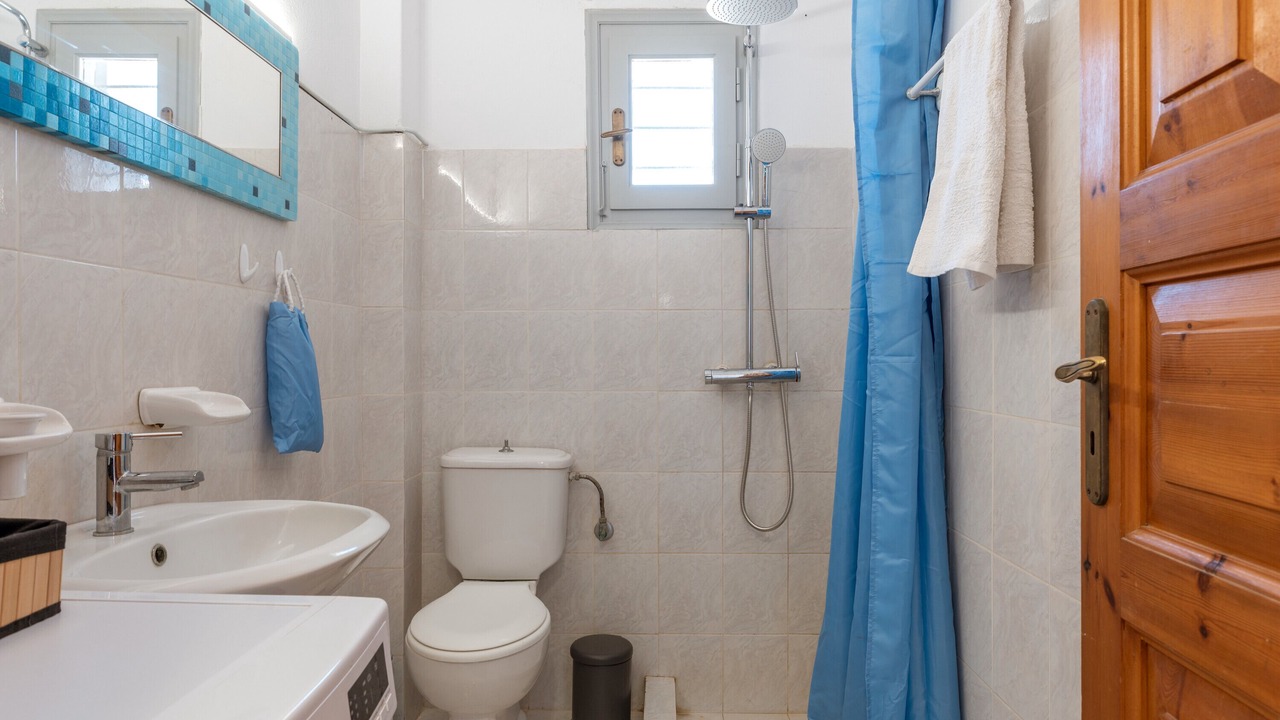 Photo of Bathroom in Plintri
