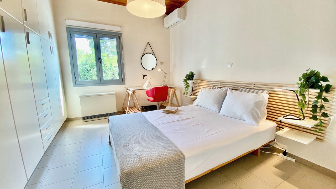 Photo of Bedroom in Alikianos