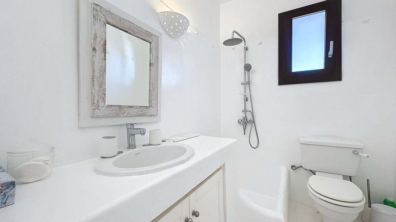 Photo of Bathroom in Plepi