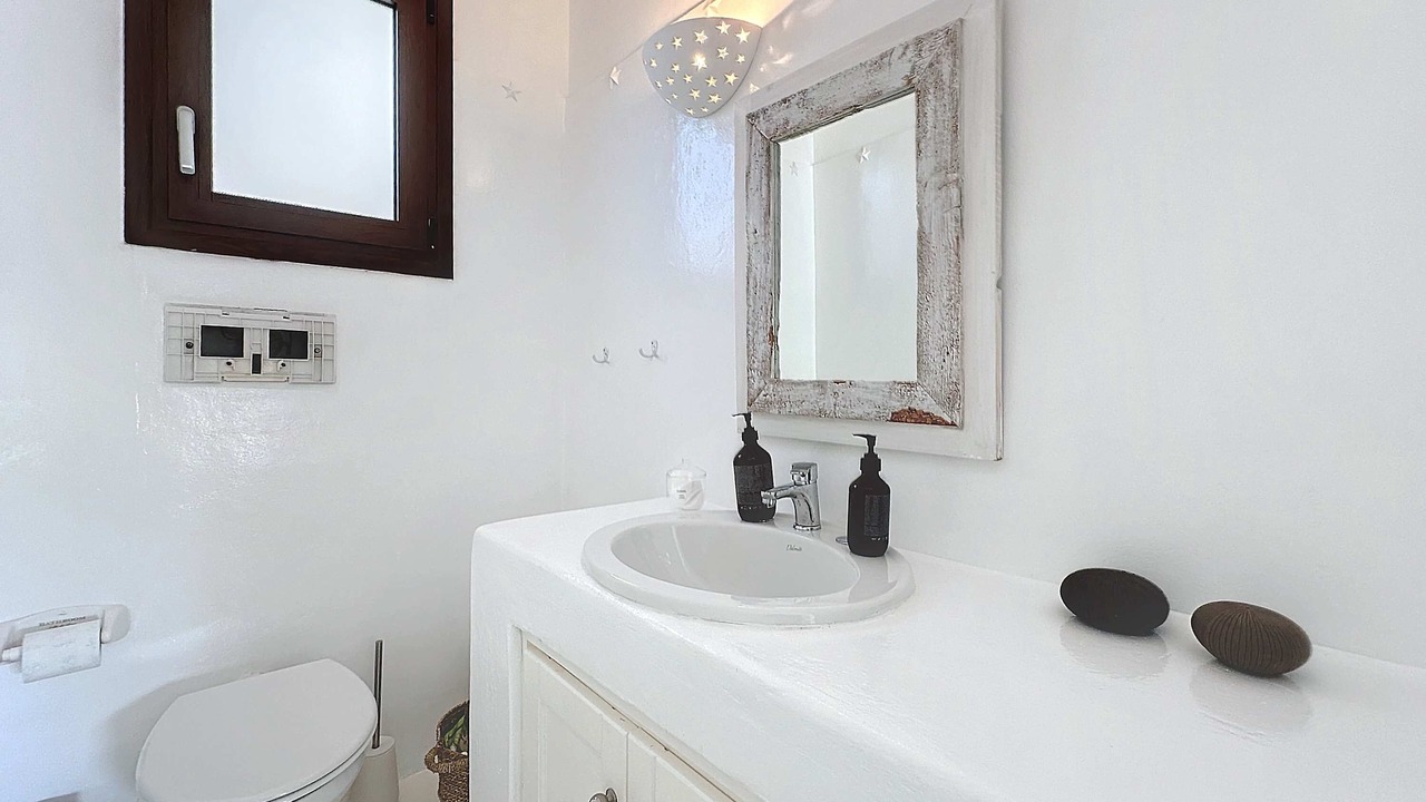Photo of Bathroom in Plepi