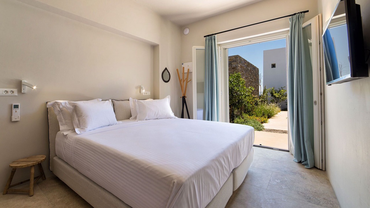 Photo of Bedroom in Drios