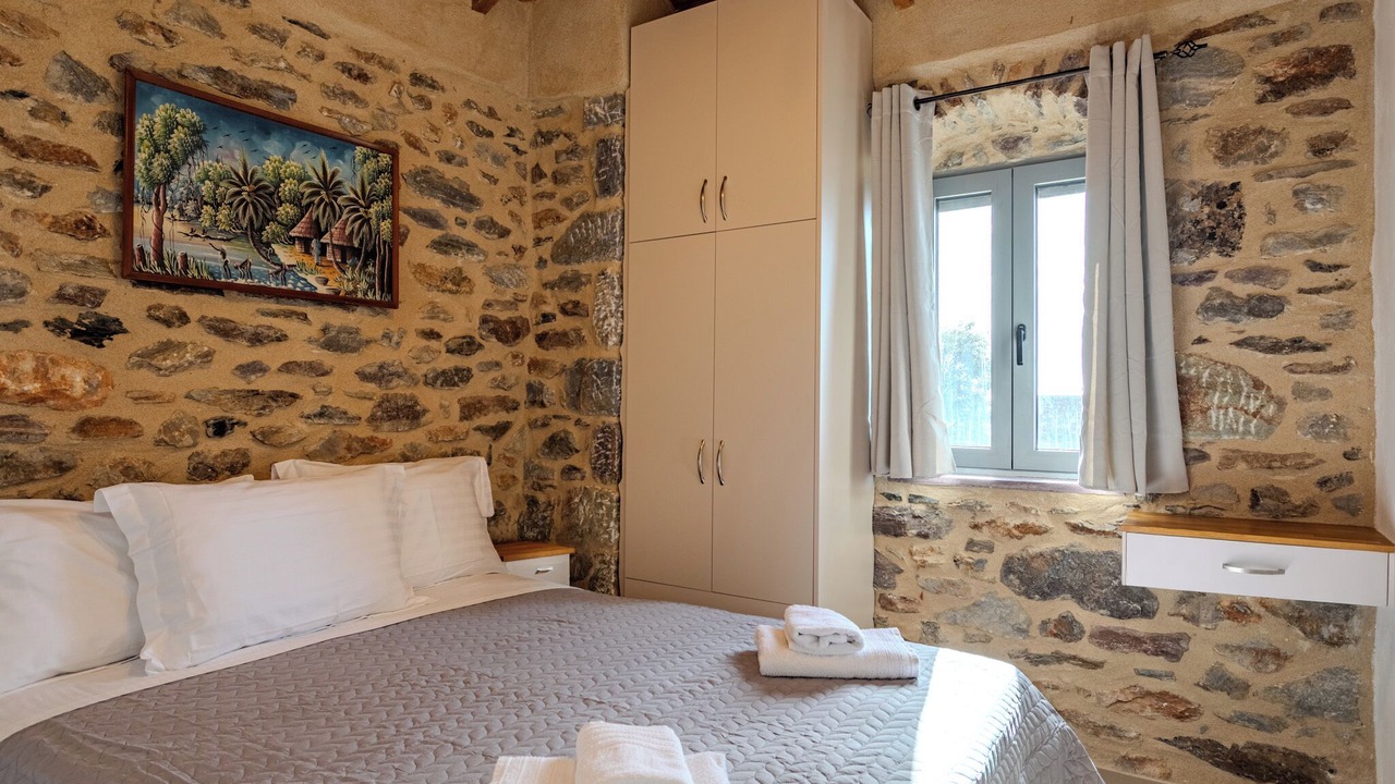 Photo of Bedroom in Thalames