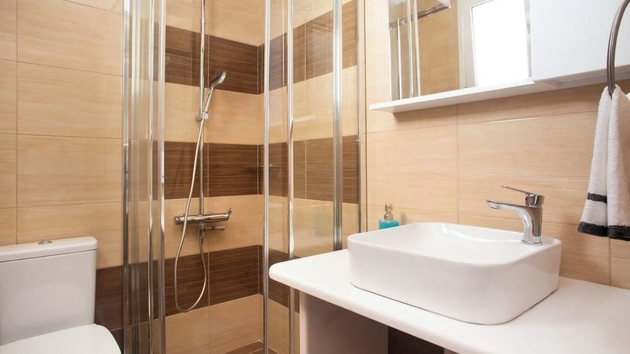 Photo of Bathroom in Saronikos