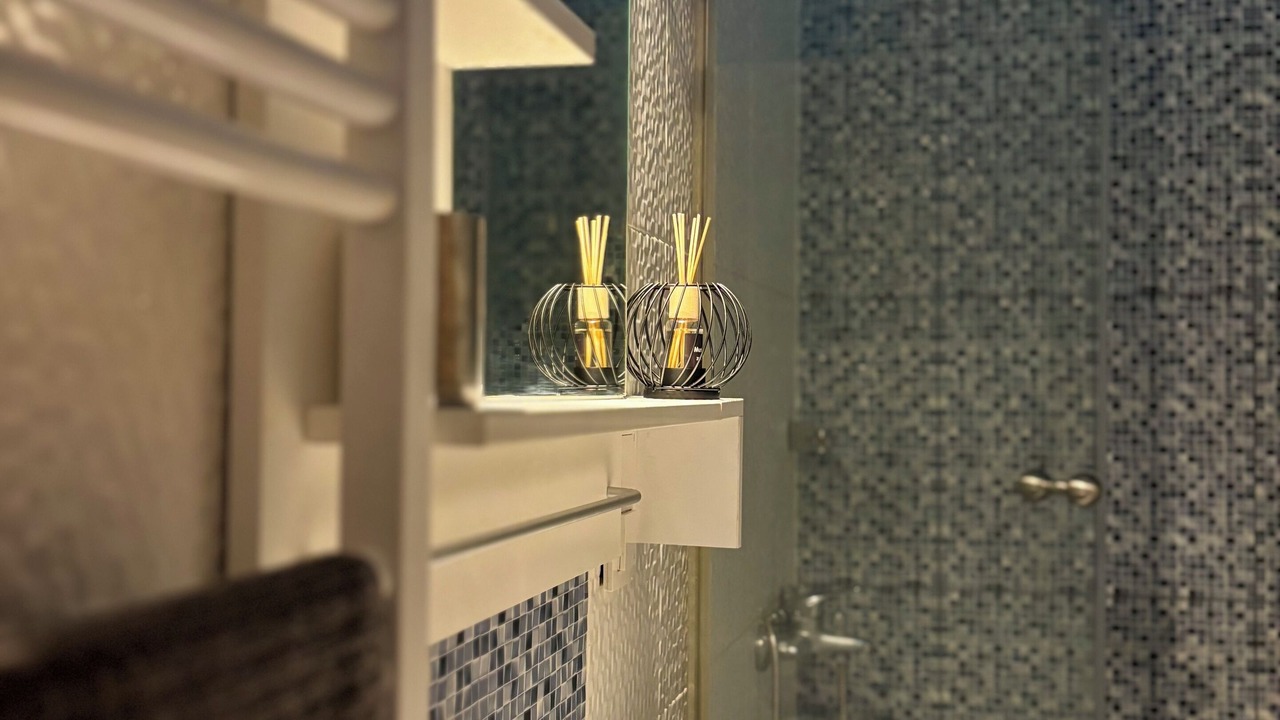 Photo of Bathroom in Drama