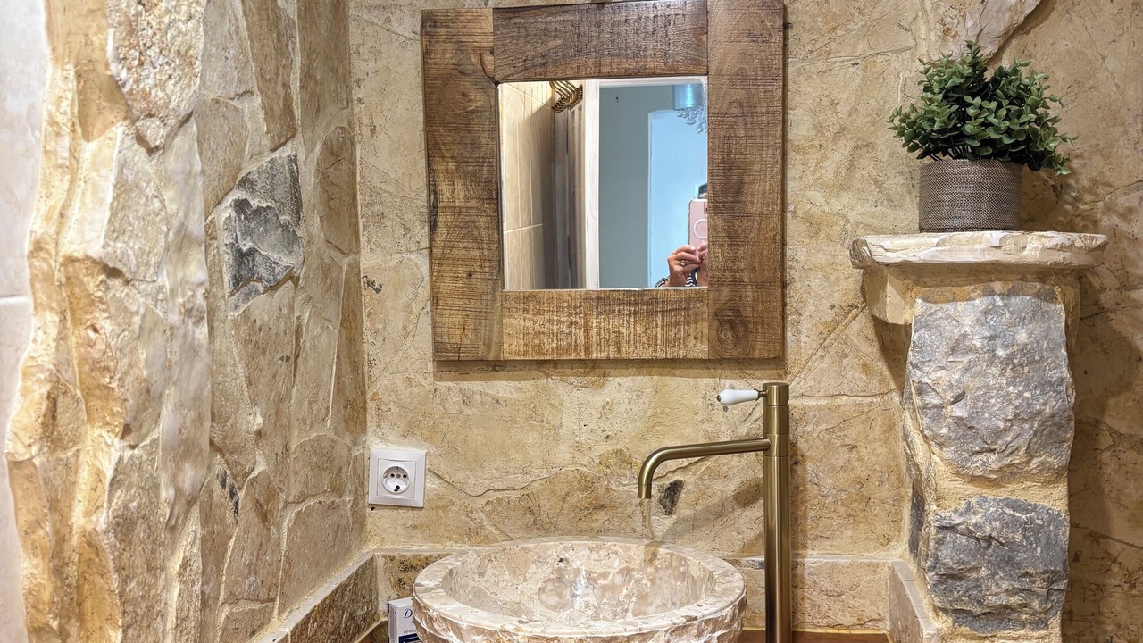 Photo of Bathroom in Lefktron