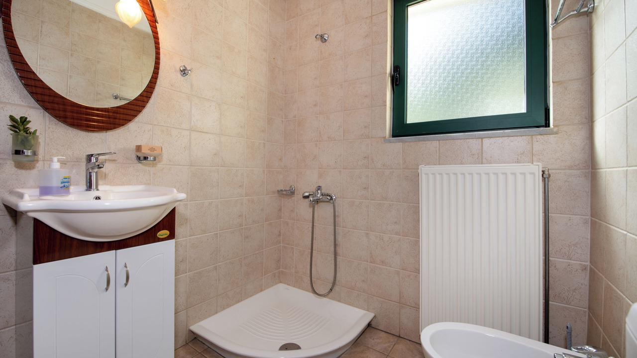 Photo of Bathroom in Katochori