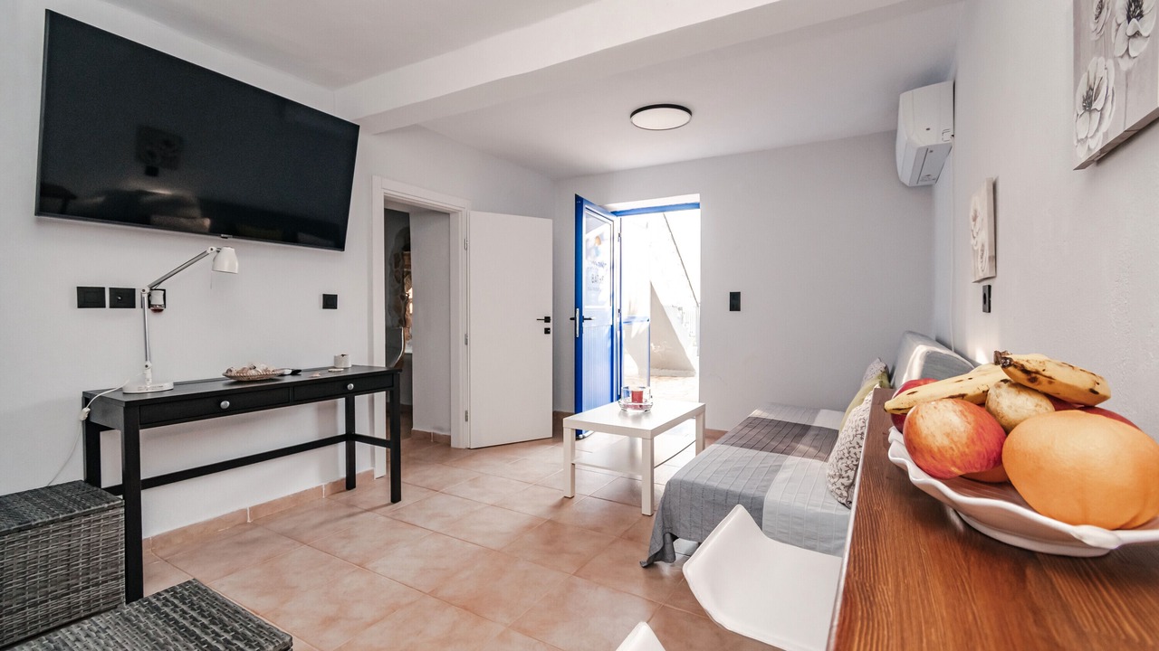 Photo of Livingroom in Vromonerion