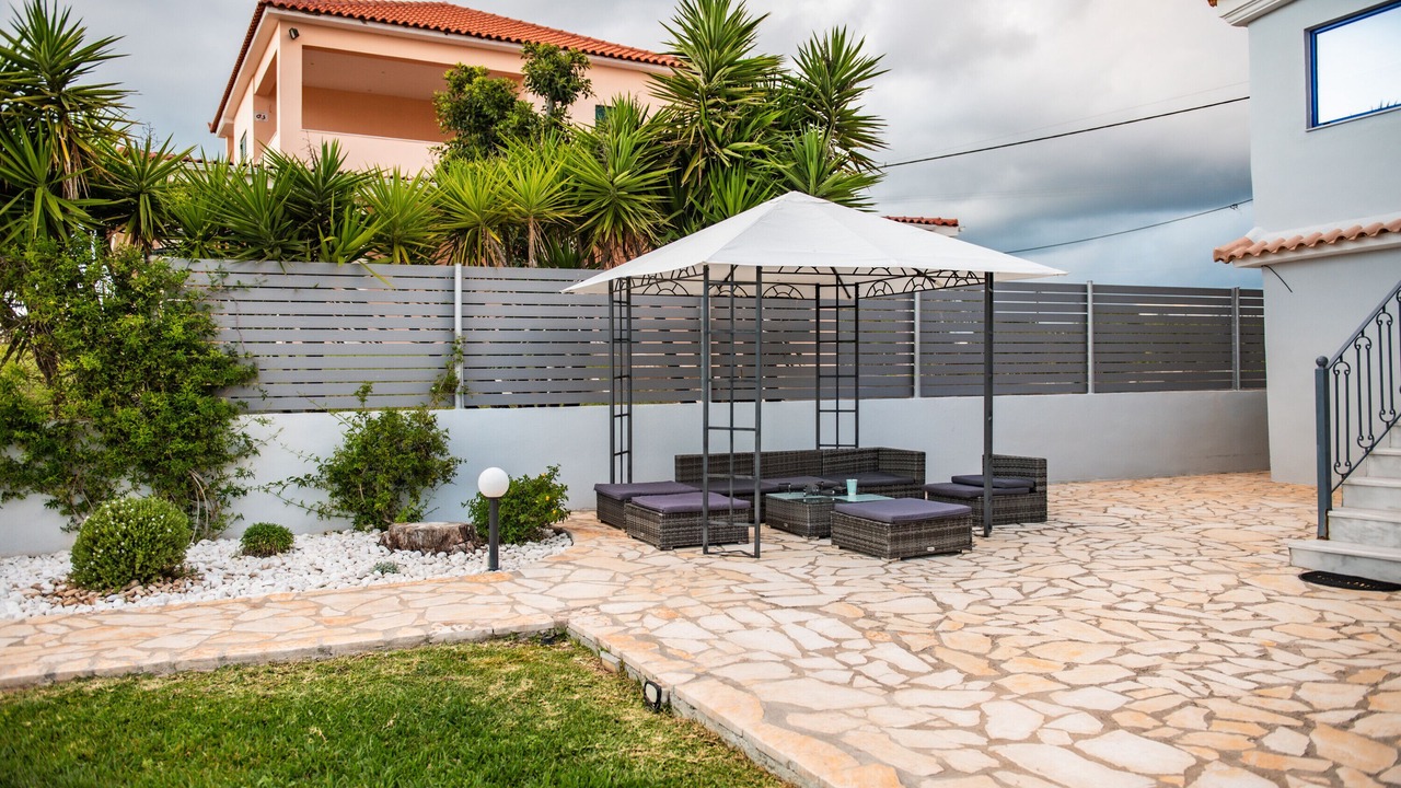Photo of Patio Balcony in Vromonerion