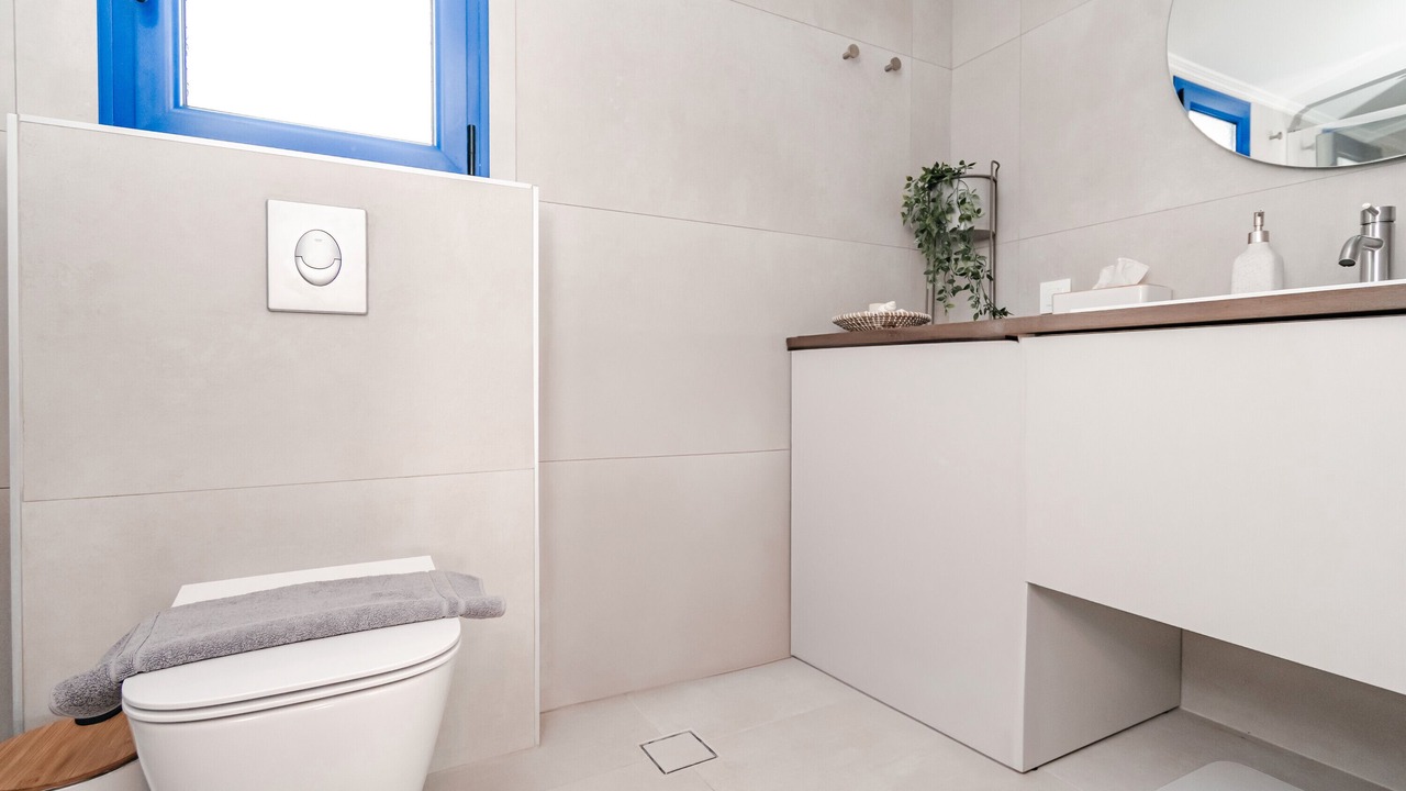 Photo of Bathroom in Vromonerion