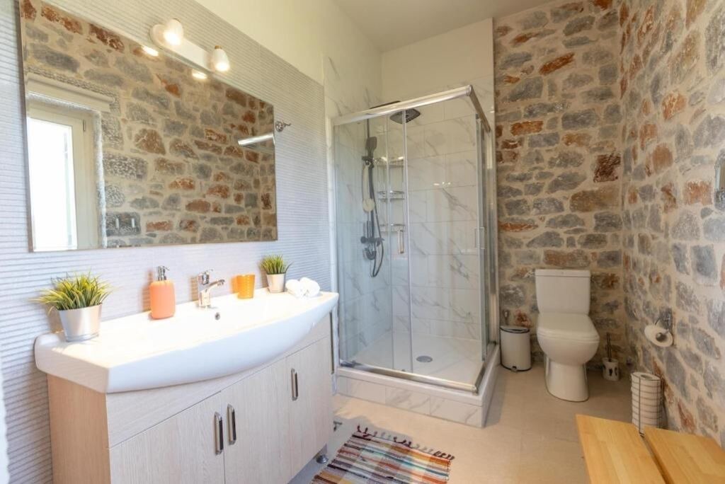 Photo of Bathroom in Gythio