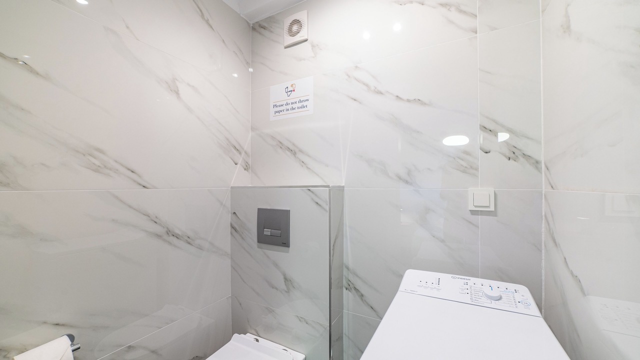 Photo of Bathroom in Ofrinion