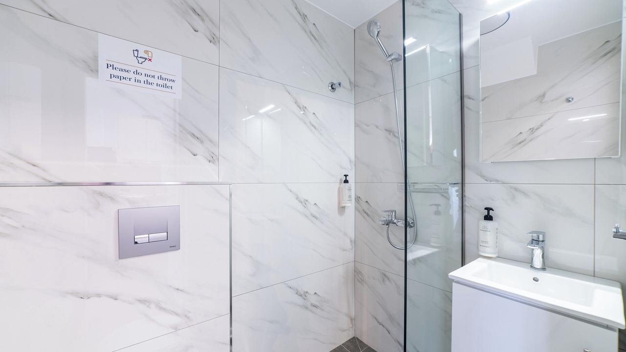 Photo of Bathroom in Ofrinion