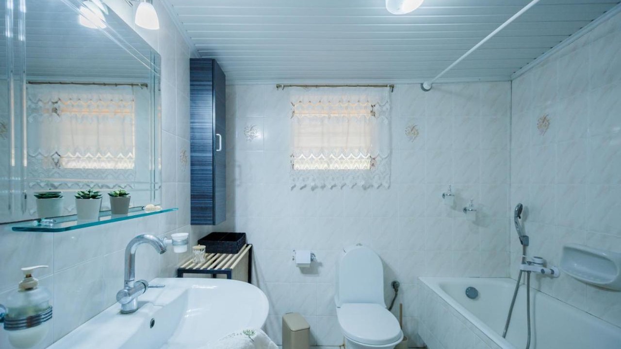 Photo of Bathroom in Alonia