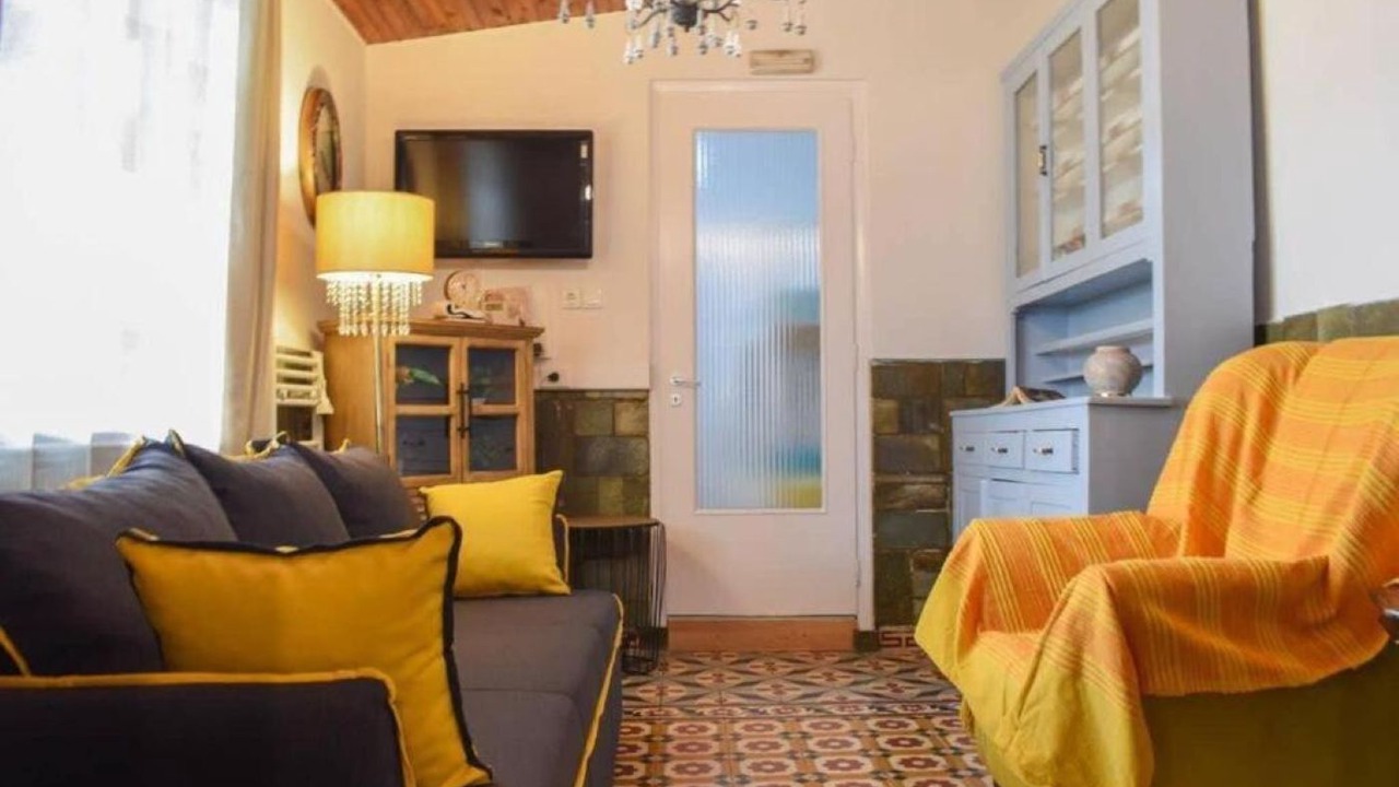 Photo of Livingroom in Anatolikos Sinikismos