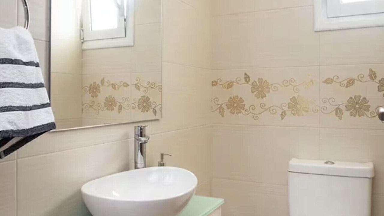Photo of Bathroom in Saronikos