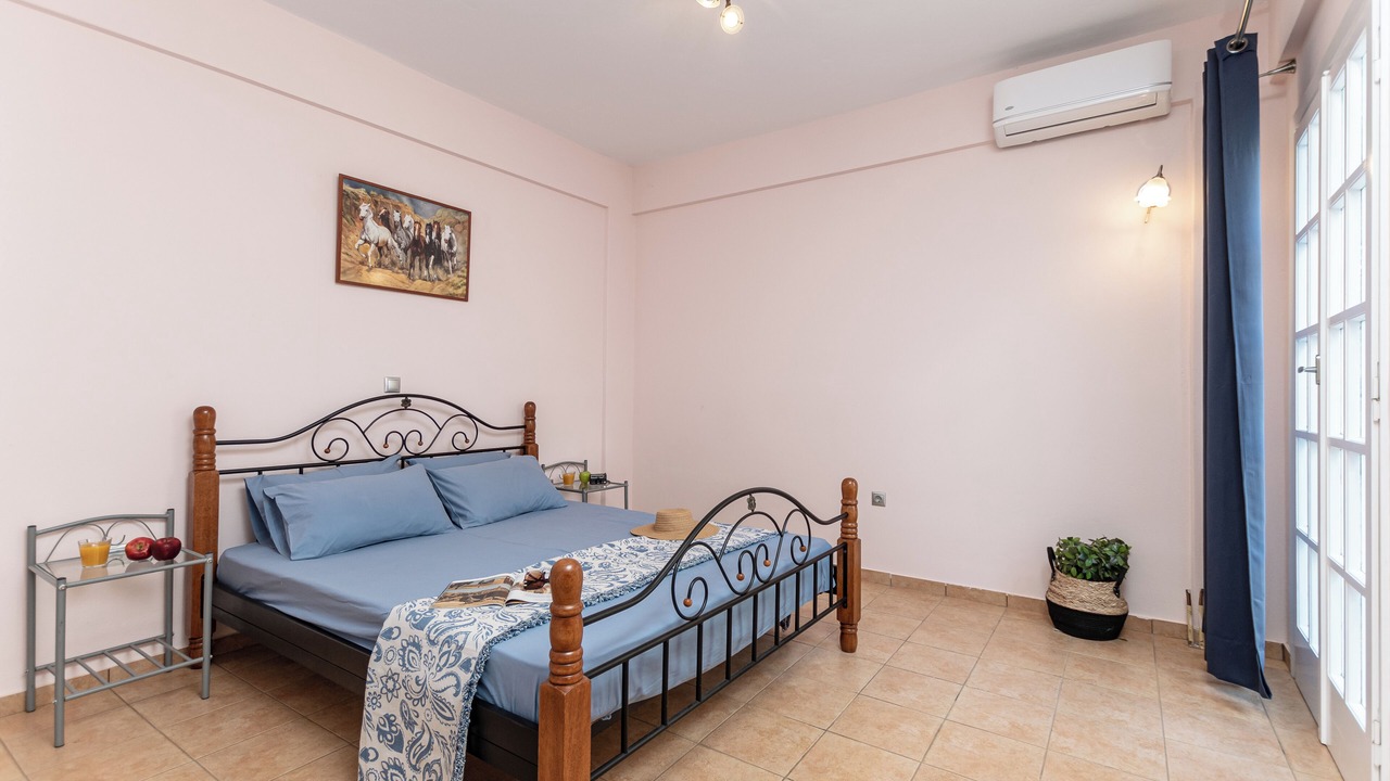 Photo of Bedroom in Melanes