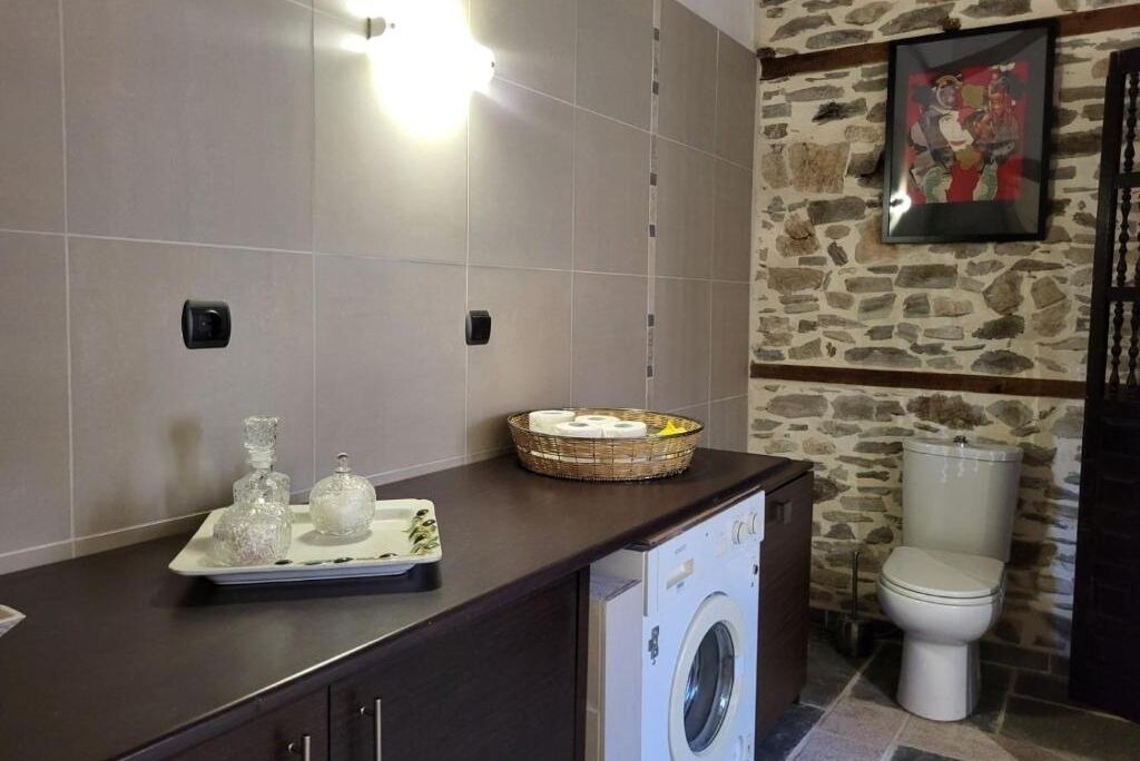 Photo of Bathroom in Eleutheroupoli