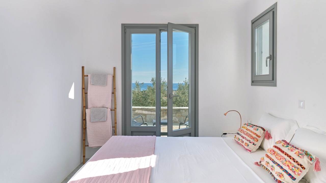 Photo of Bedroom in Drios