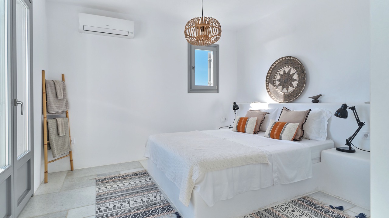 Photo of Bedroom in Drios
