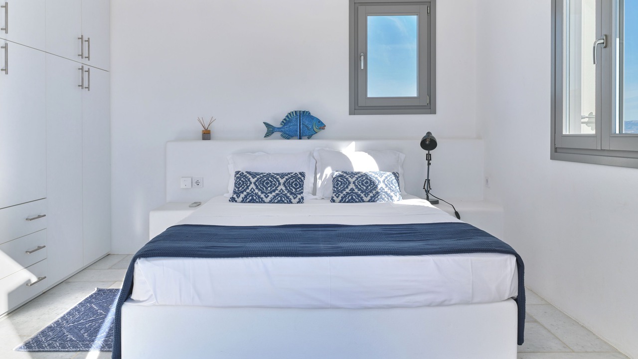 Photo of Bedroom in Drios