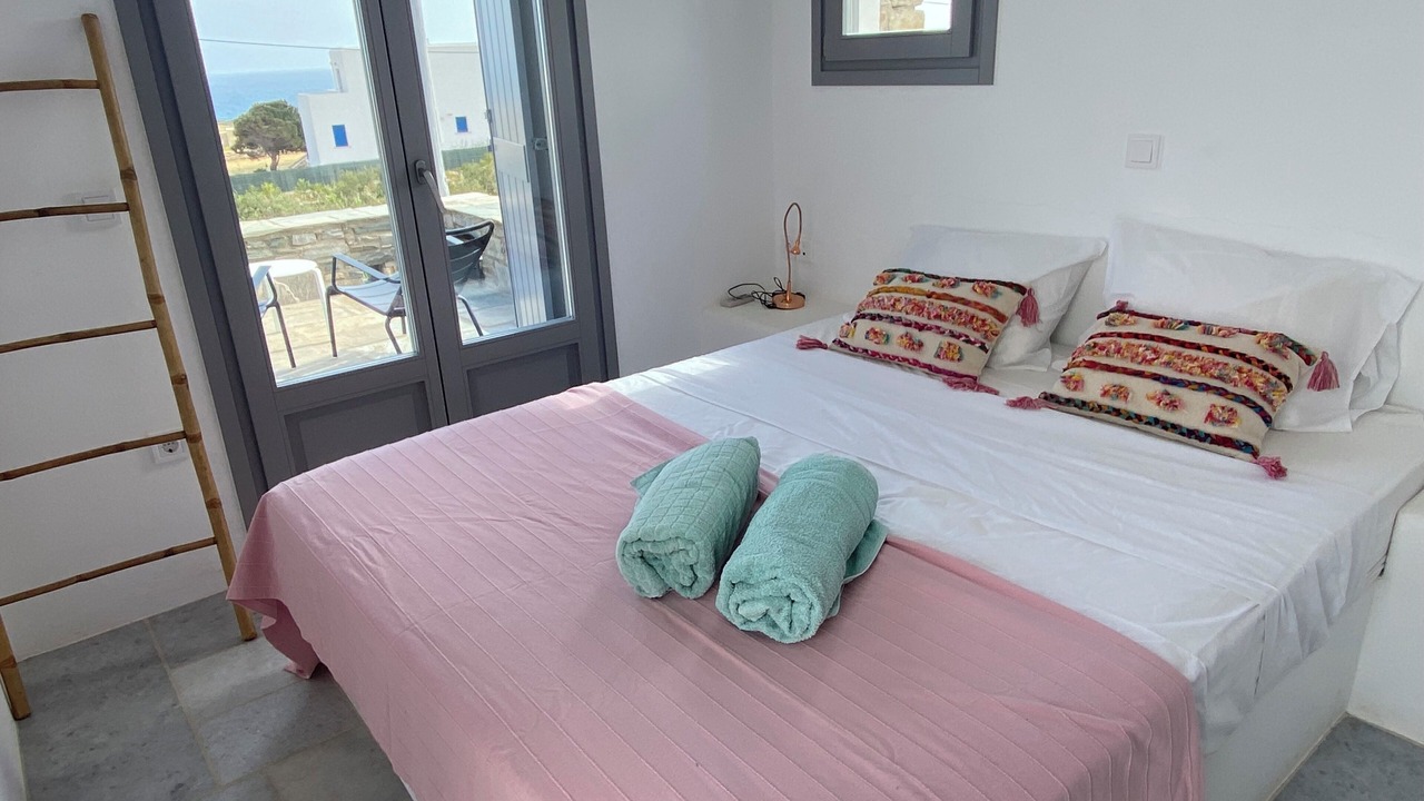 Photo of Bedroom in Drios