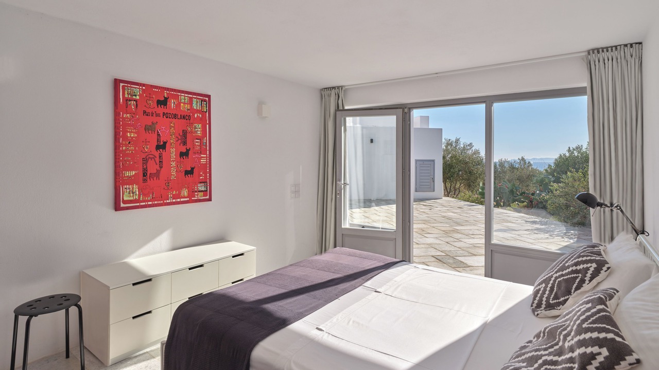 Photo of Bedroom in Drios
