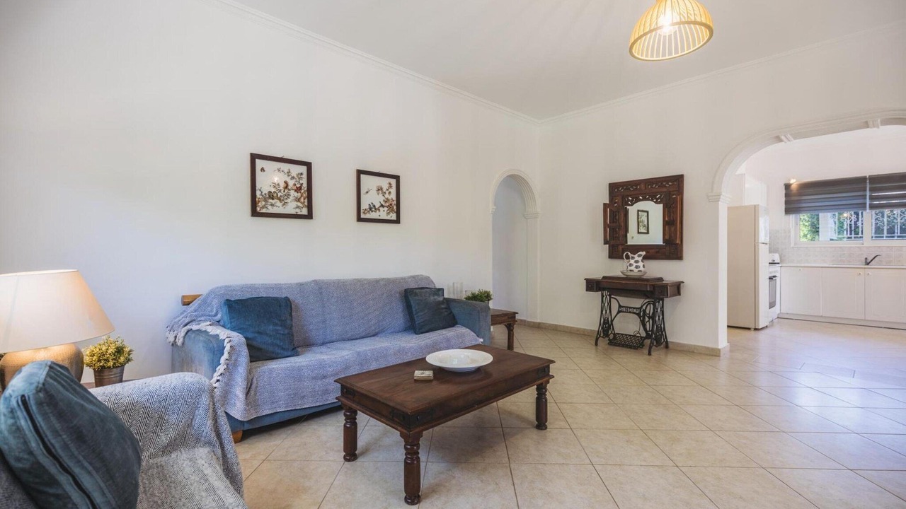 Photo of Livingroom in Neromilos