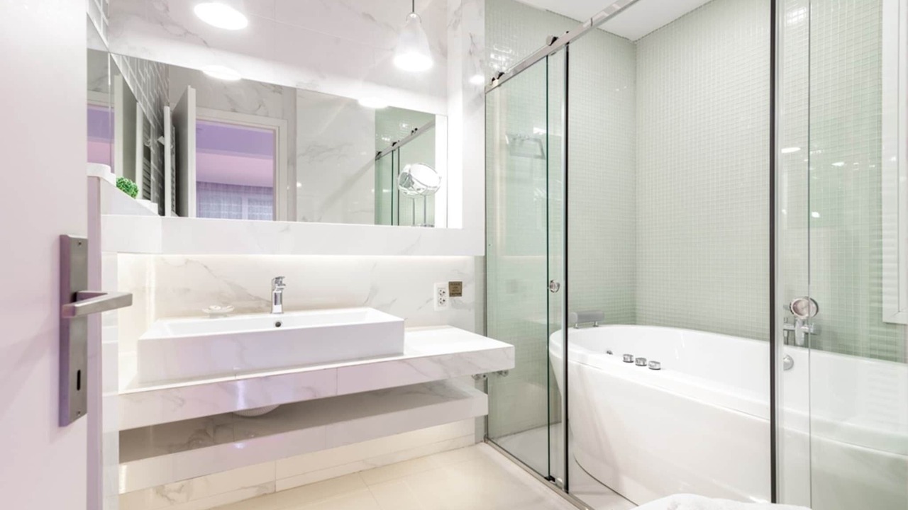 Photo of Bathroom in Neromilos